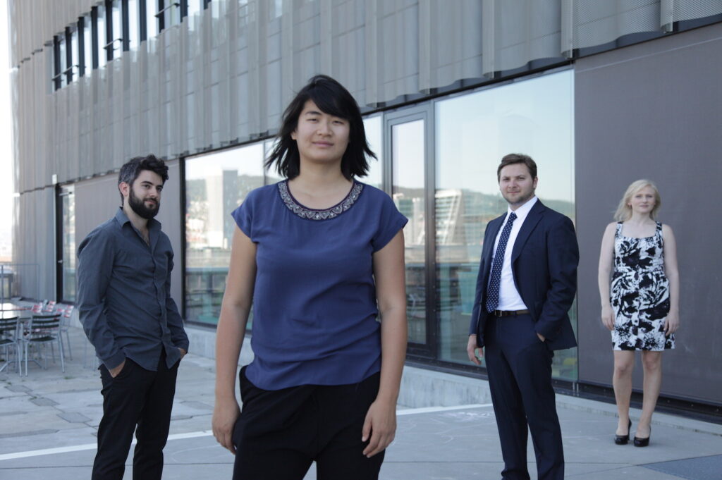 LUMINEUX / ΦΩΤΕΙΝΟ- Ensemble du Bout du Monde