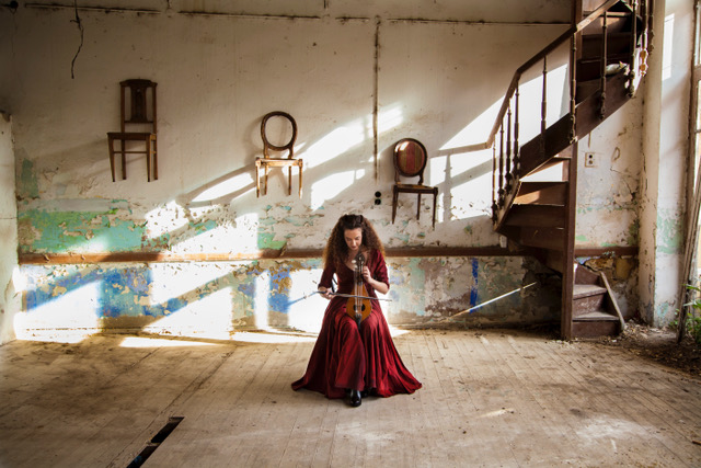 Κέλυ Θωμά “Νυχτερινή Πτήση”