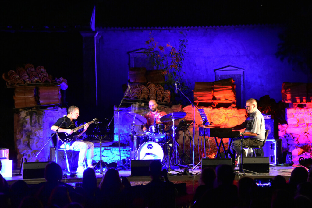 DSC_3328 FLYING JAZZ TRIO ‘Confessions’ and more…